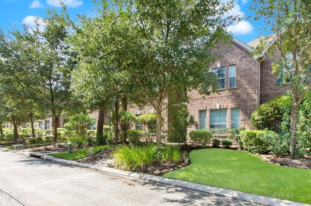 27 Avenswood Pl, Spring TX  77382-1799 exterior