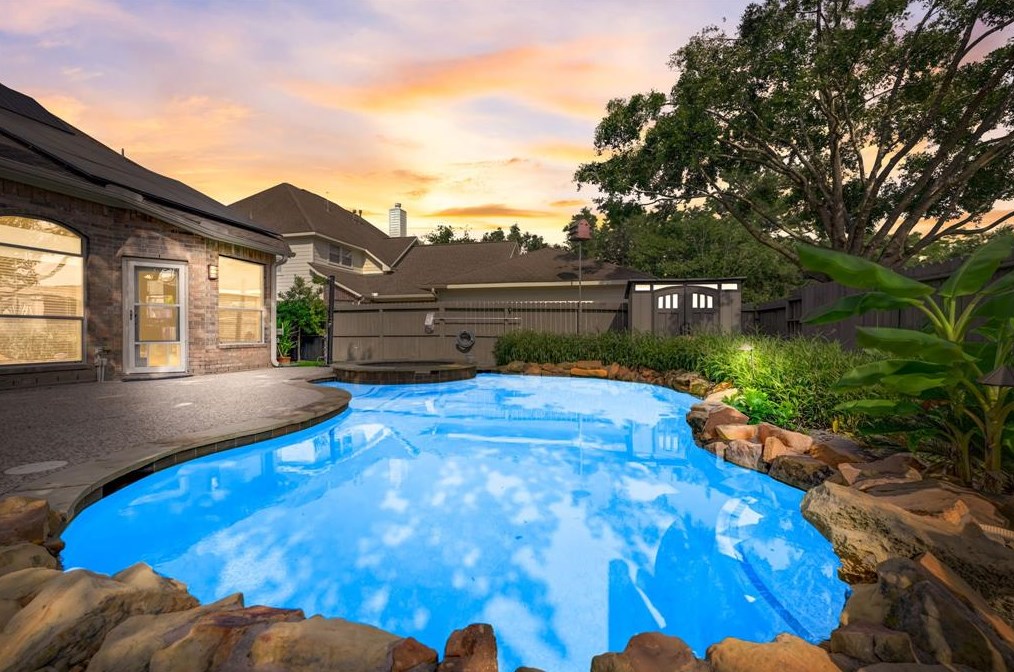 6319 Ashley Manor Dr, Spring, TX 77389-4032