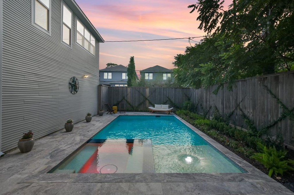 1433 Waverly, Houston TX  77008-4150 exterior