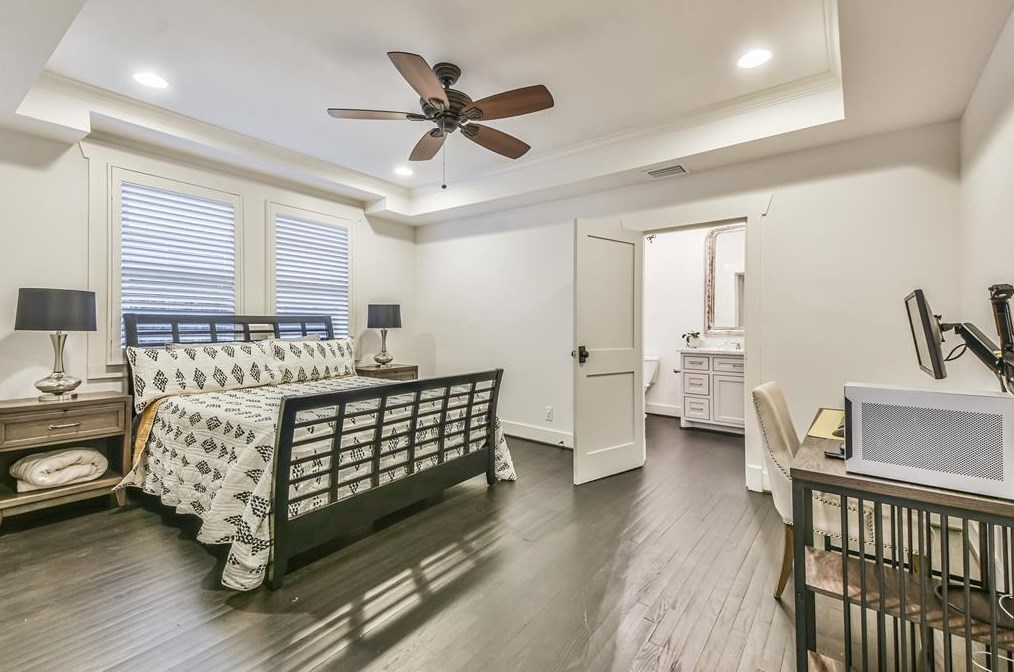 1433 Waverly, Houston TX  77008-4150 exterior