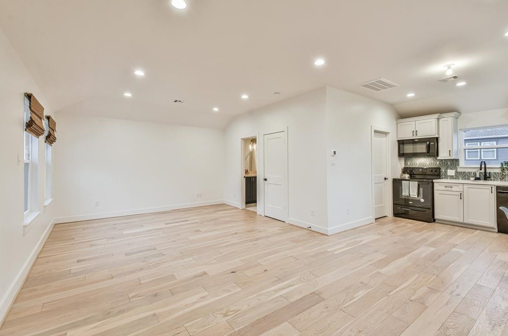 1433 Waverly, Houston TX  77008-4150 exterior