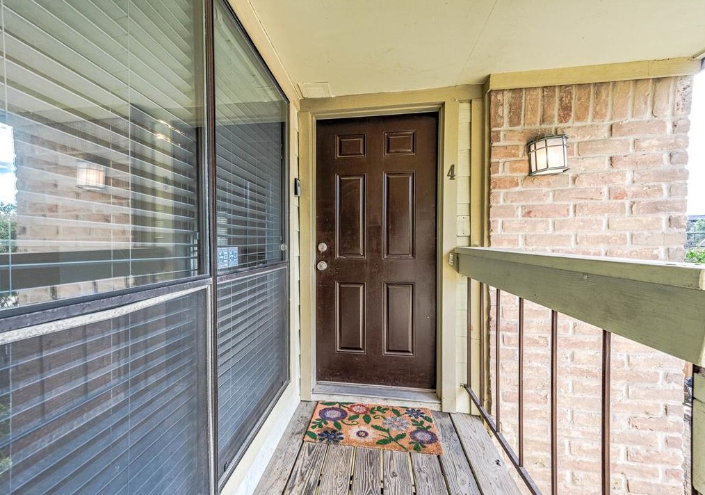 1881 Bering Dr #4, Houston, TX 77057