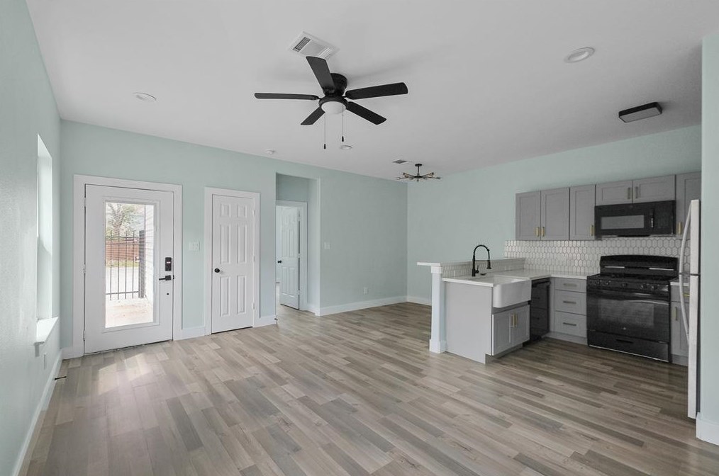 7502 Sandle St #a, Houston, TX 77088