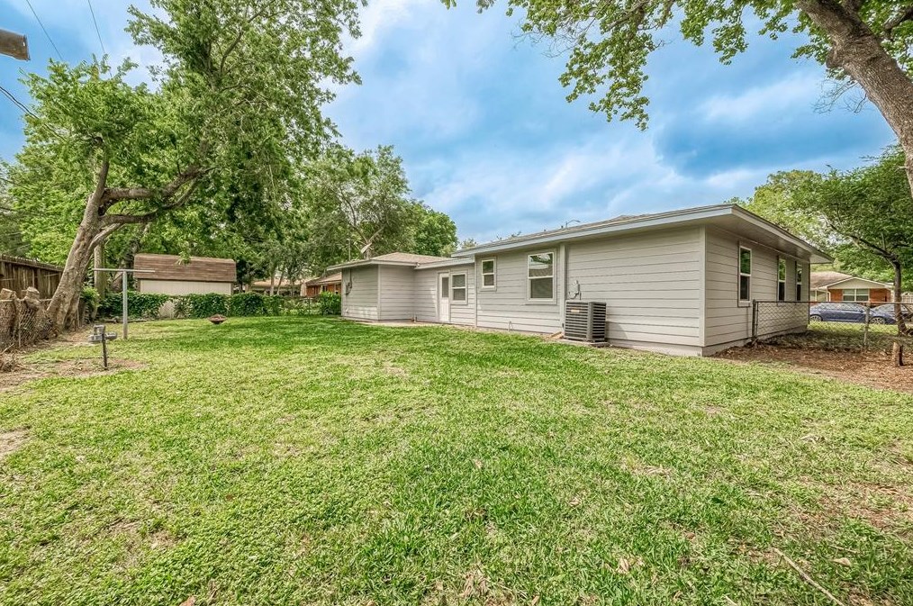 5921 Jackwood St, Houston TX  77074-7737 exterior