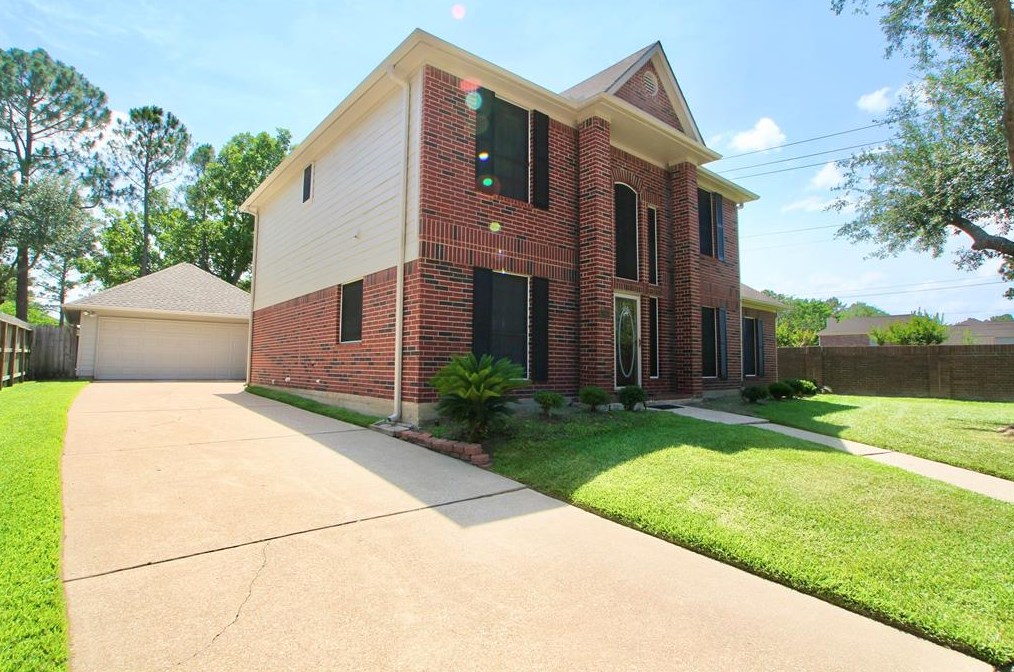 13802 Viewfield Ct, Houston, TX 77059-3517
