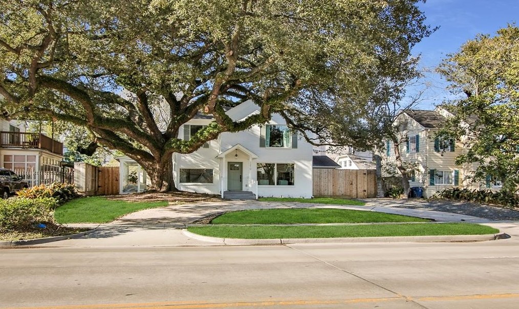 1210 S Shepherd Dr, Houston, TX 77007