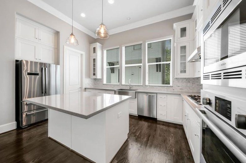 225 27 St, Houston TX  77008-2201 exterior