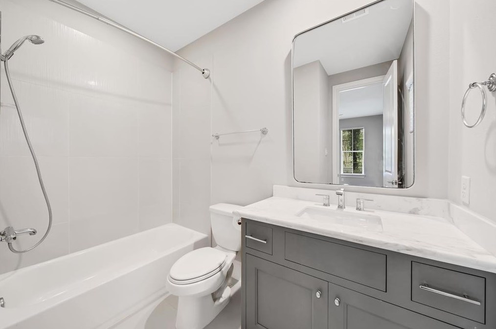 225 27 St, Houston TX  77008-2201 exterior