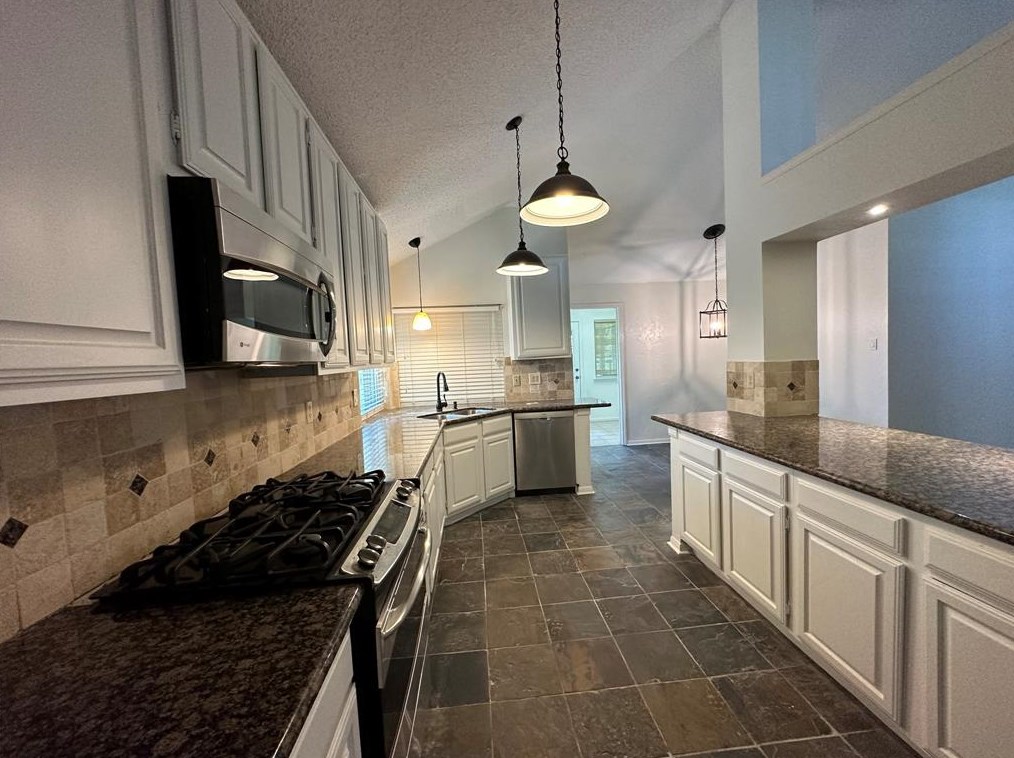2223 Greencove Ln, Sugar Land, TX 77479