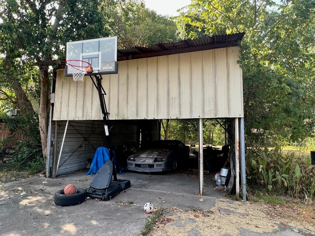 142 Rockleigh Pl, Houston TX  77017-2516 exterior