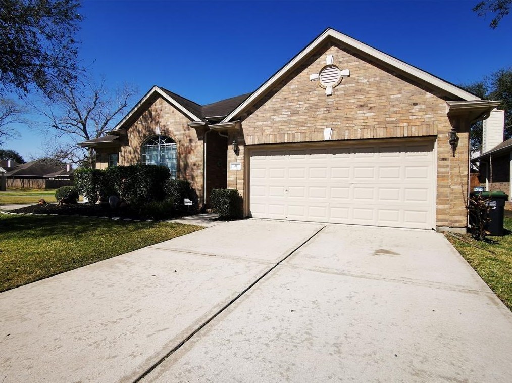 3311 Worthington Dr, Pearland, TX 77584
