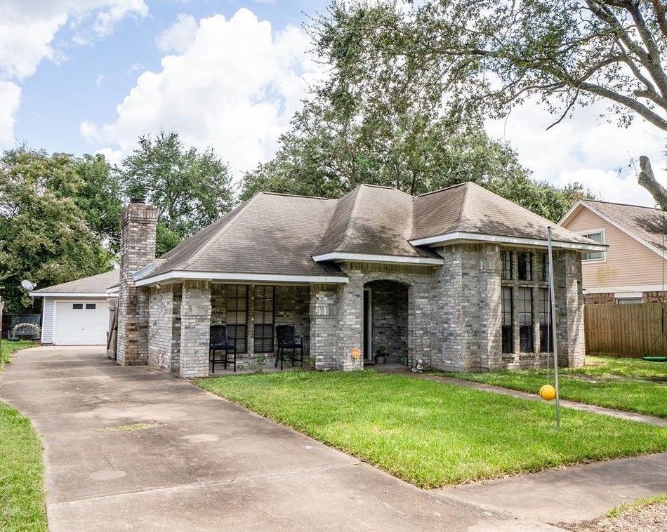 15 Abalone St, Bay City, TX 77414