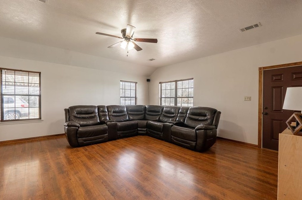 7695 Planters Loop, Bryan TX  77808-2418 exterior