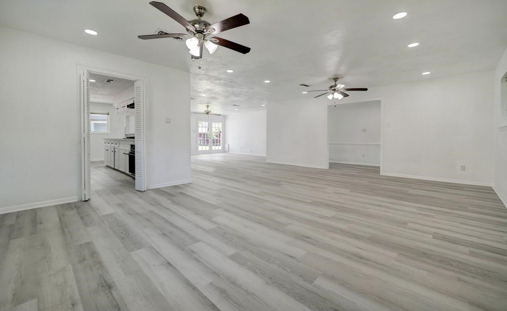 6006 Rutherglenn Dr, Houston TX  77096-3829 exterior