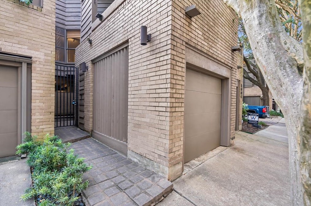 5004 Bayard Ln, Houston, TX 77006