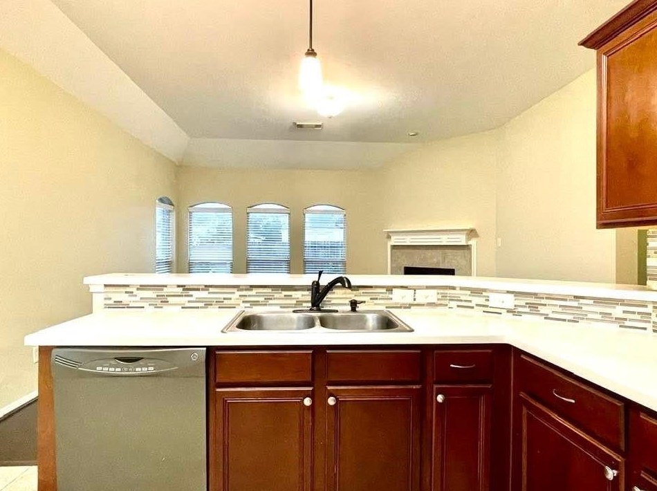 4907 Mission Lake Ct, Richmond TX  77407-8071 exterior