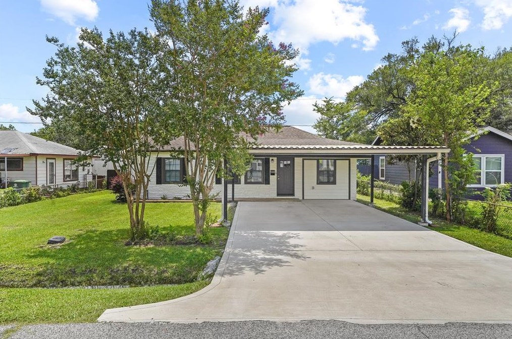 13326 Emporia St, Houston TX  77015-4316 exterior