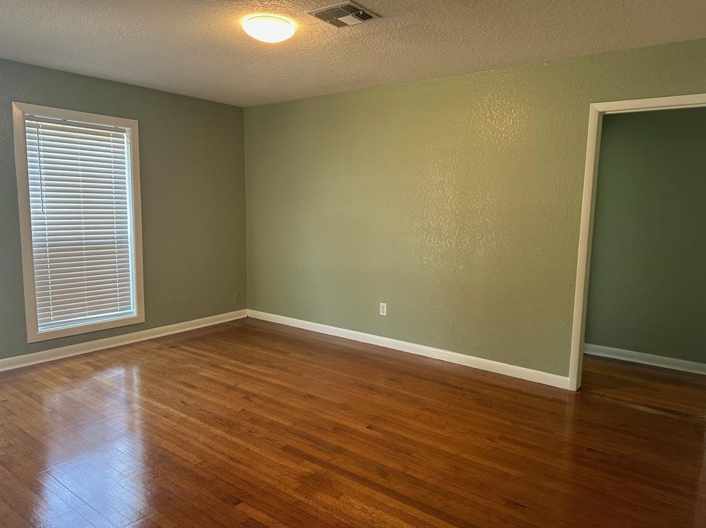 107 Chestnut St, Richwood, TX 77566