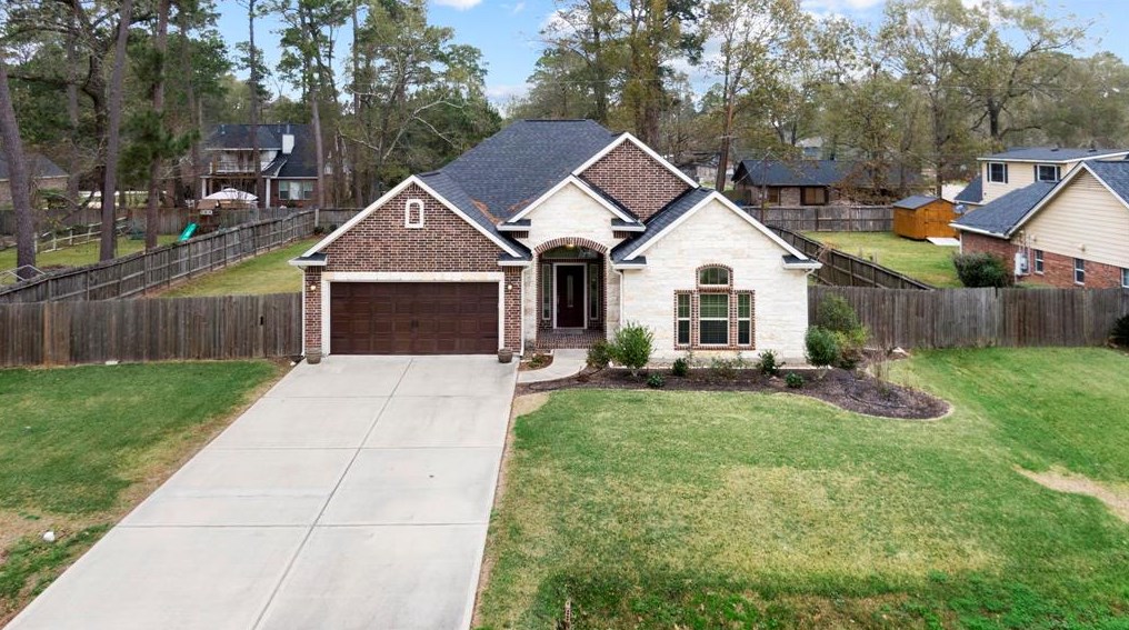 2106 Eagle Point Rd, Crosby, TX 77532-3245