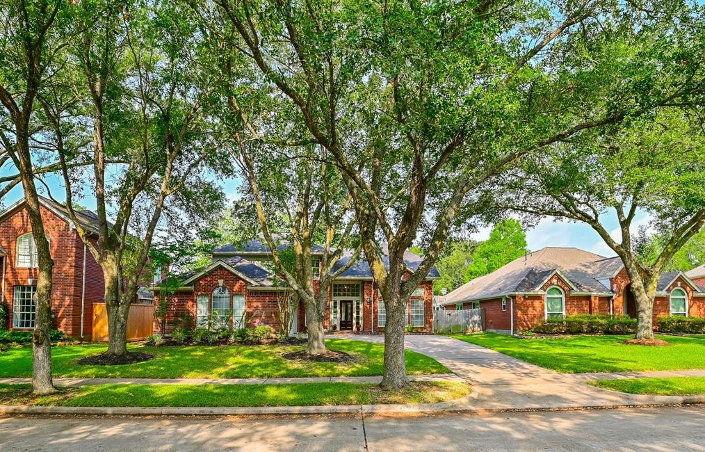 314 Trailwood Ct, Sugar Land, TX 77479-5182