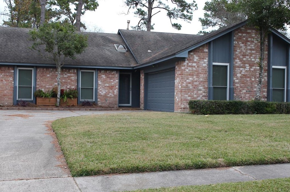 7511 Pin Oak Dr, Humble, TX 77396