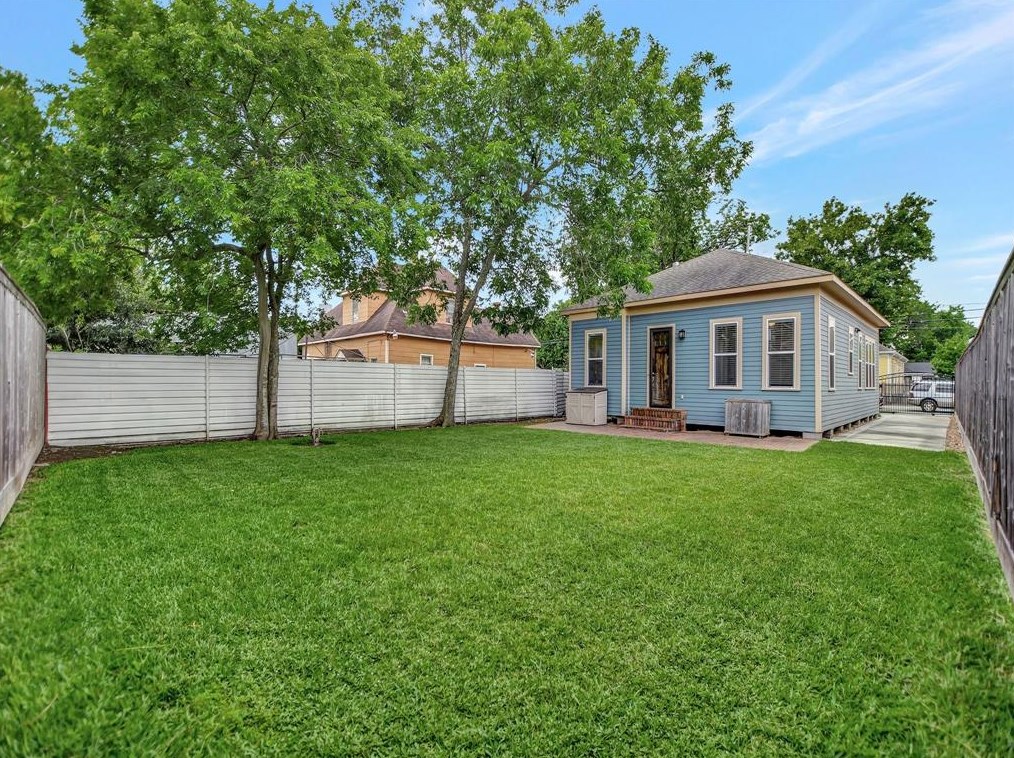 2206 Keene St, Houston TX  77009-7725 exterior