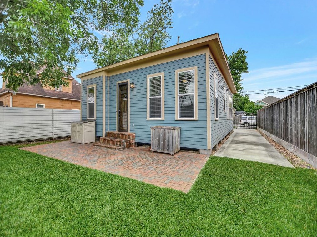 2206 Keene St, Houston TX  77009-7725 exterior