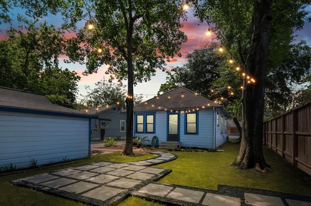 209 E 25th St, Houston, TX 77008