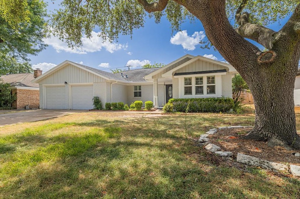 14127 Woodthorpe Ln, Houston, TX 77079-3230