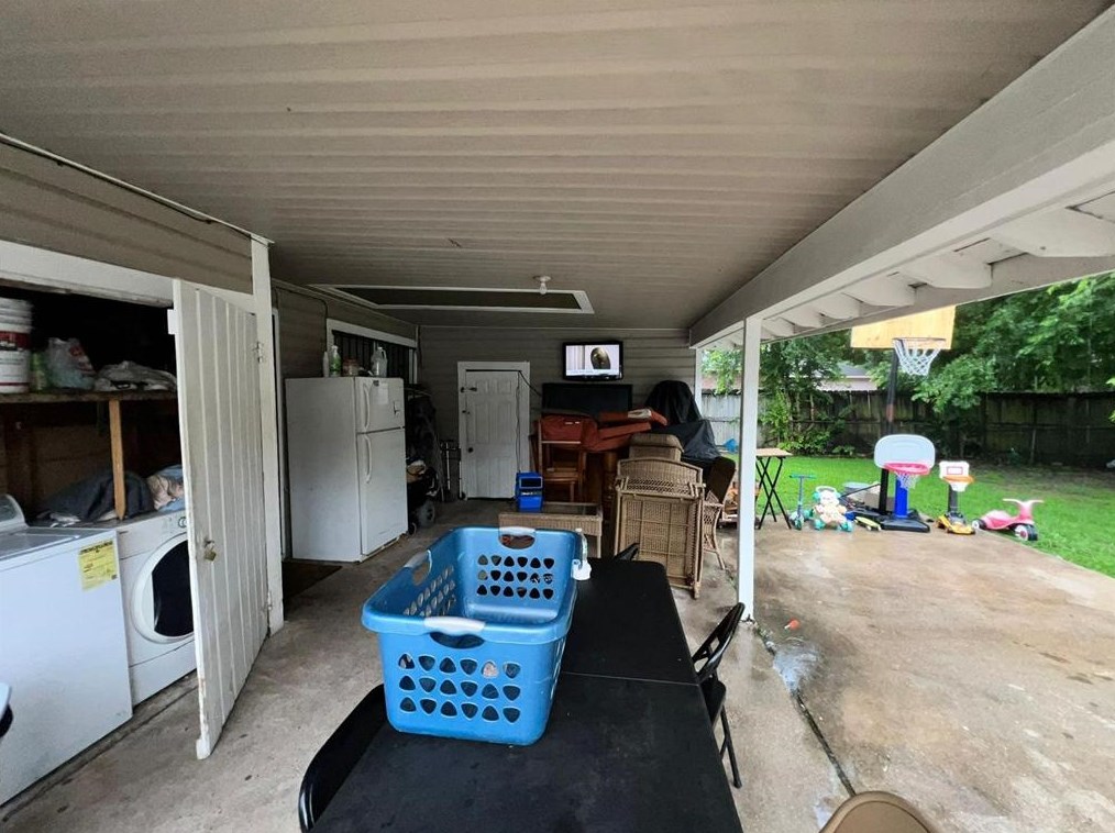 3930 Ward, Houston TX  77053-1612 exterior