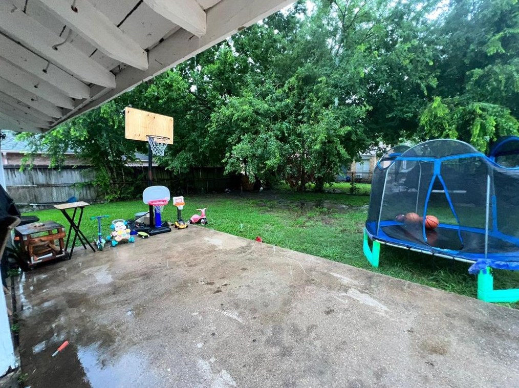 3930 Ward, Houston TX  77053-1612 exterior