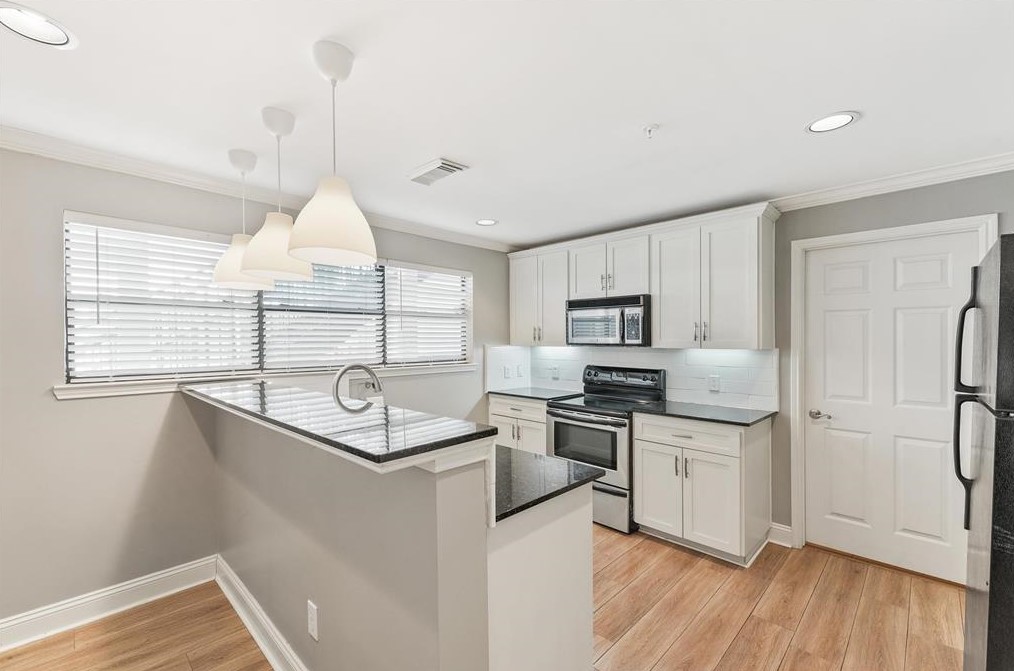 17 Waugh Dr, Houston, TX 77007-5829
