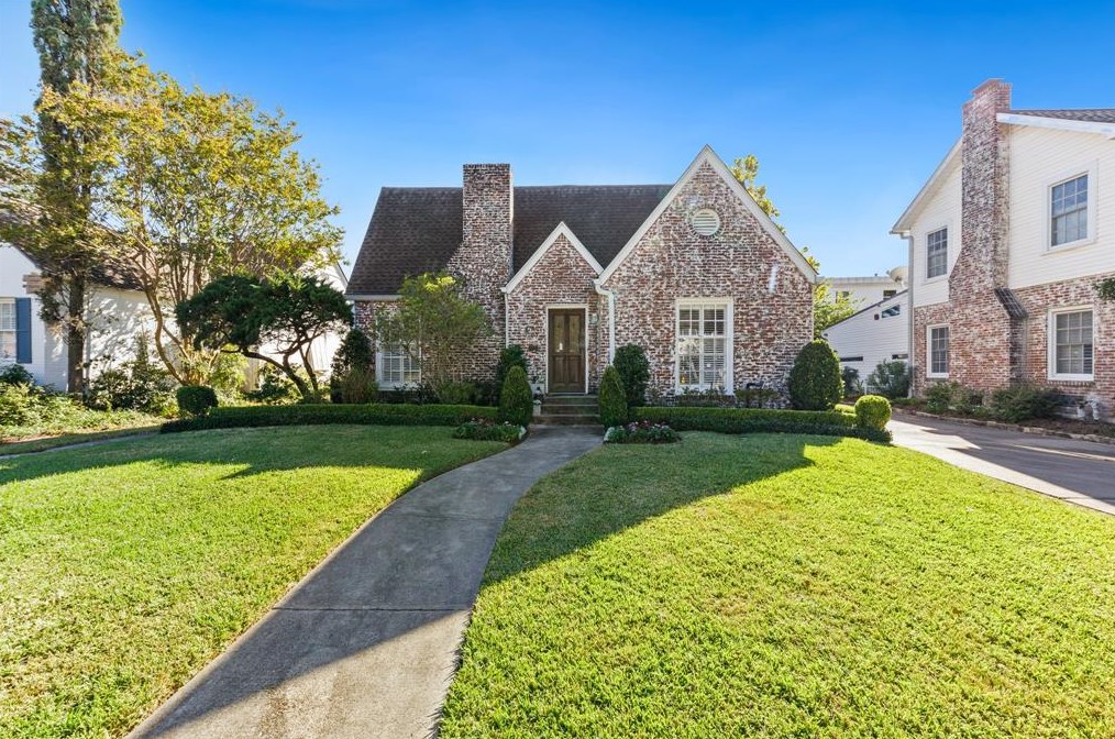 2111 Addison Rd, Houston, TX 77030-1221