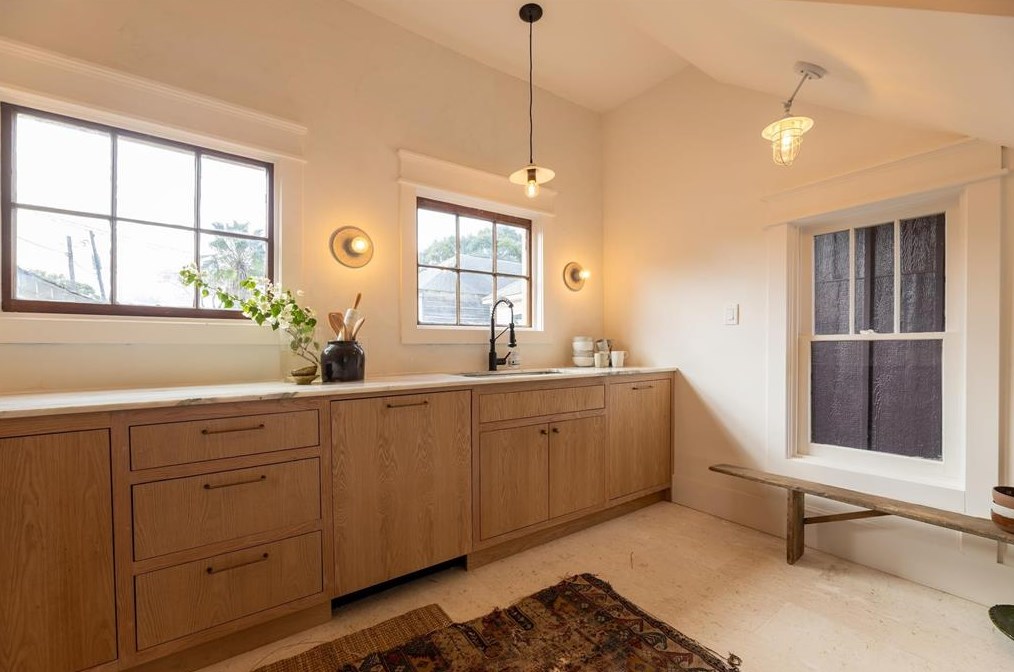 1311 37 St, Galveston TX 77550-6747 exterior