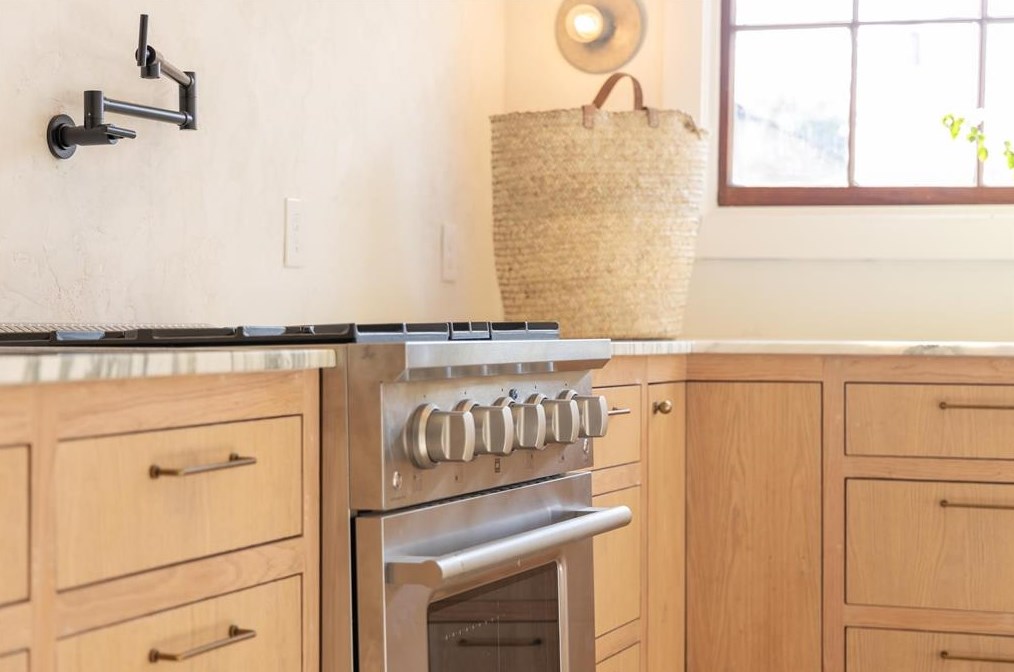 1311 37 St, Galveston TX 77550-6747 exterior