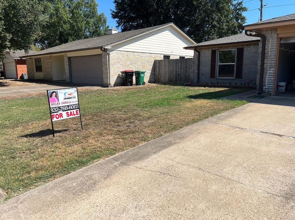 13823 Field Stone Dr, Houston, TX 77041