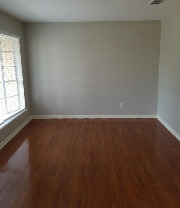 954 Neptune Ln, Houston, TX 77062