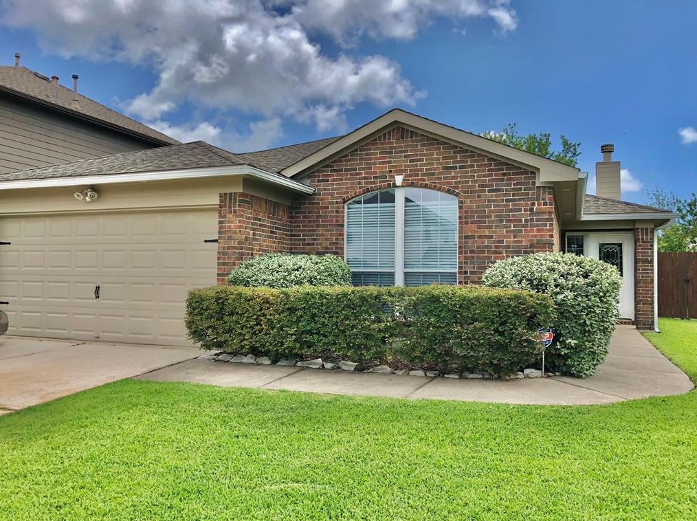 8314 Spruce Ln, Baytown TX  77523-2455 exterior