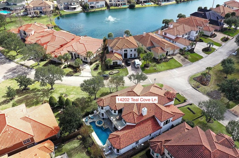 14202 Teal Cove Ln, Houston, TX 77077