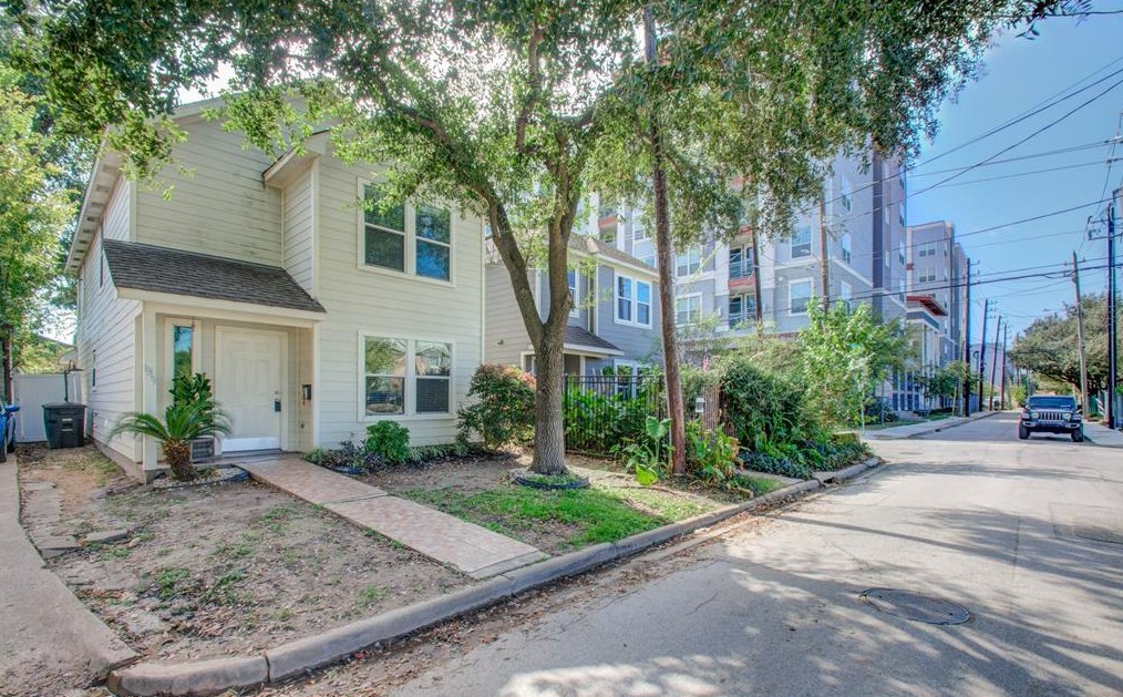 1319 Victor St, Houston, TX 77019