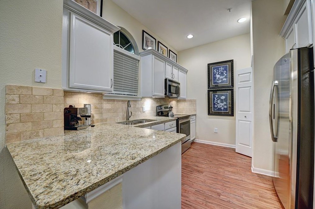 1901 Post Oak Park Dr, Houston TX  77027-3323 exterior