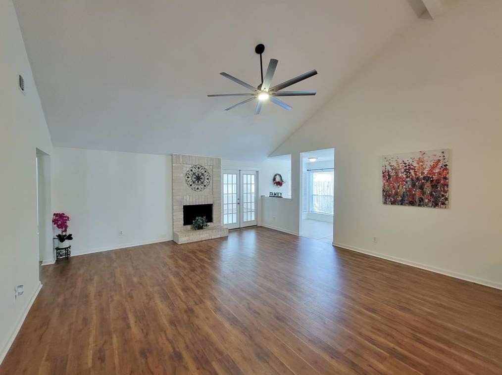 15839 Barbarossa Dr, Houston TX  77083-5301 exterior