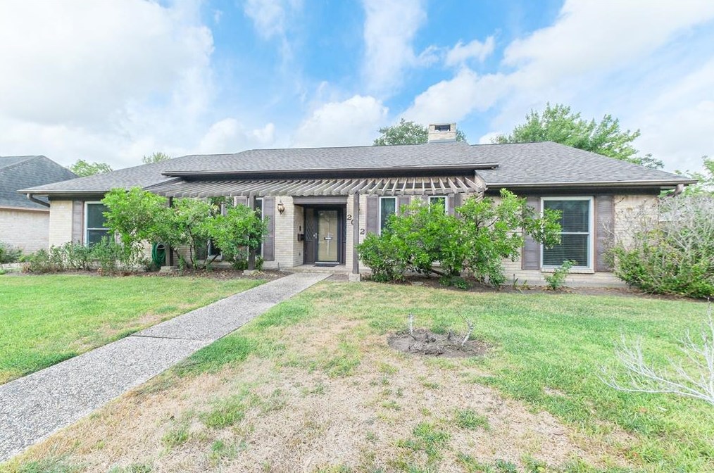 2012 Meadow Ln, Richmond, TX 77469