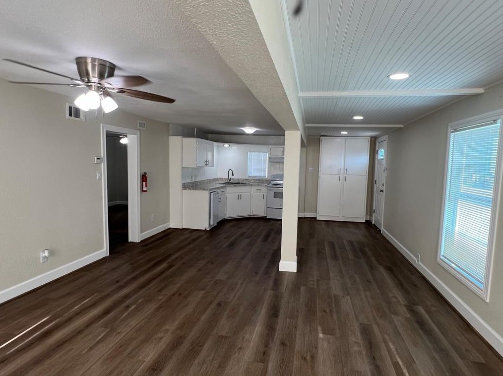 414 Murex St, Jones Creek, TX 77541