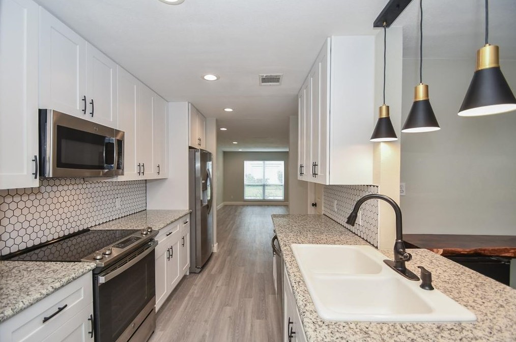 14317 Misty Meadow Ln, Houston TX  77079-3105 exterior
