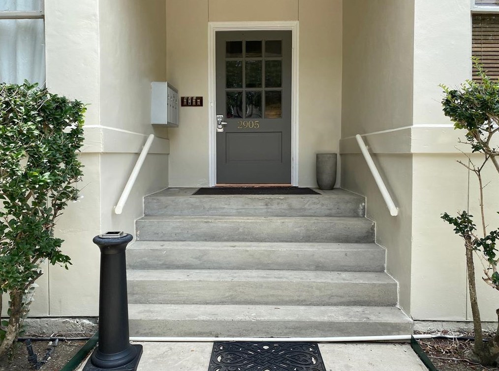 2905 Albany St #1, Houston, TX 77006