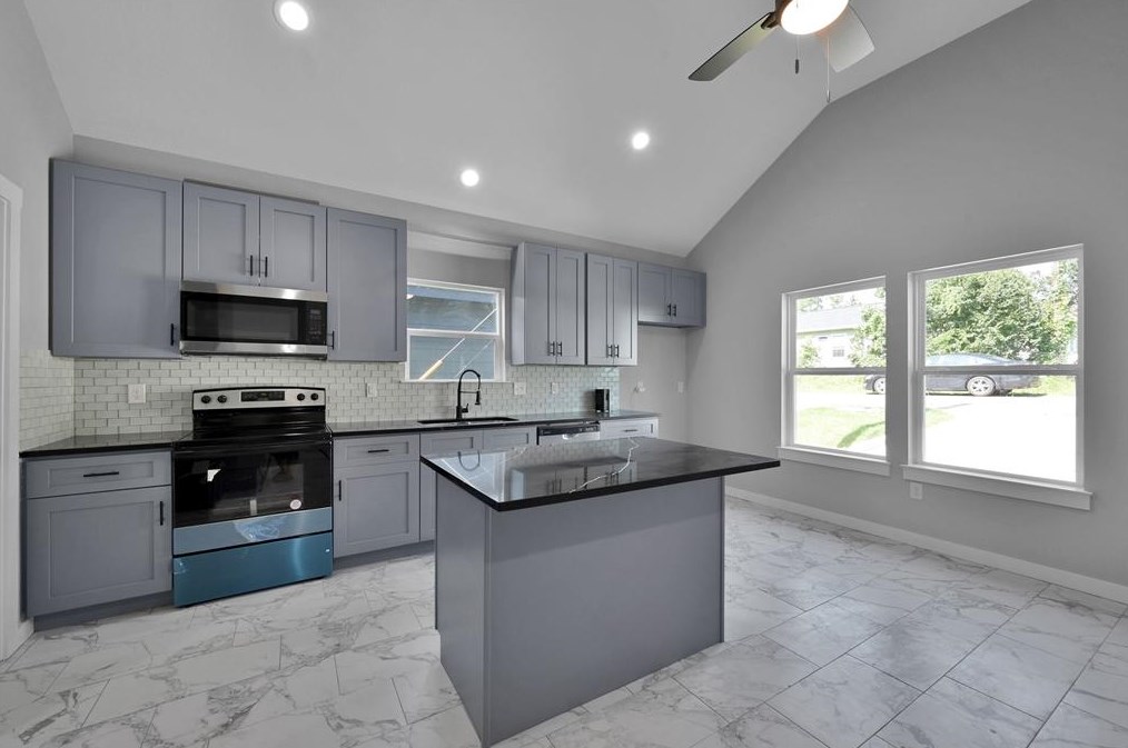 16518 Eastchase, Montgomery TX 77316-6704 exterior