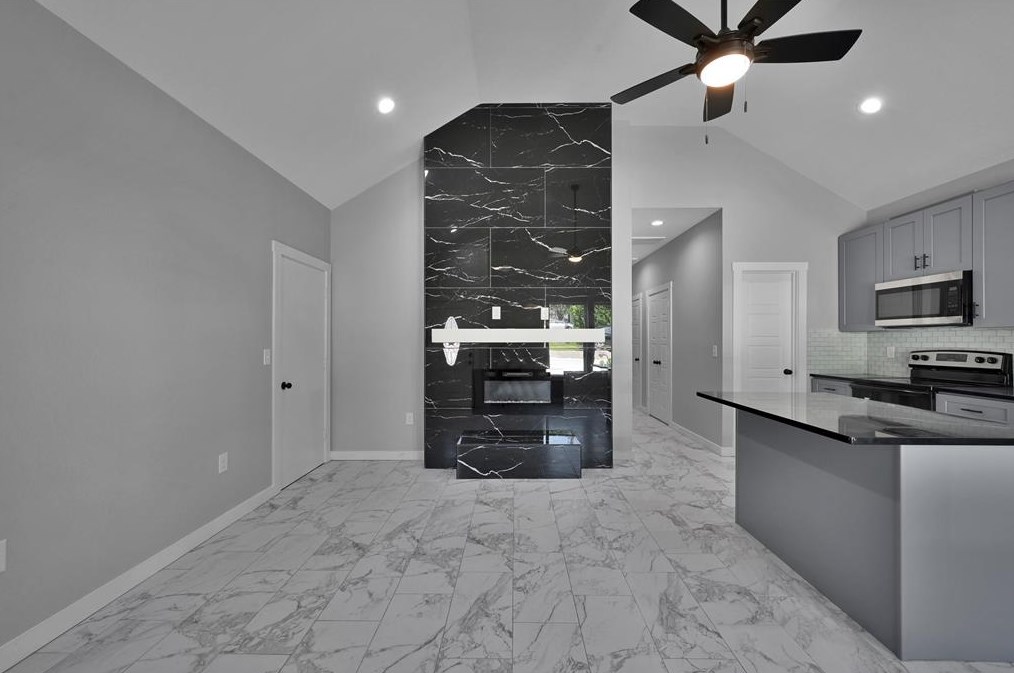 16518 Eastchase, Montgomery TX 77316-6704 exterior