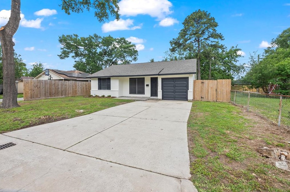 10638 Fairfax St, Houston TX  77029-2735 exterior