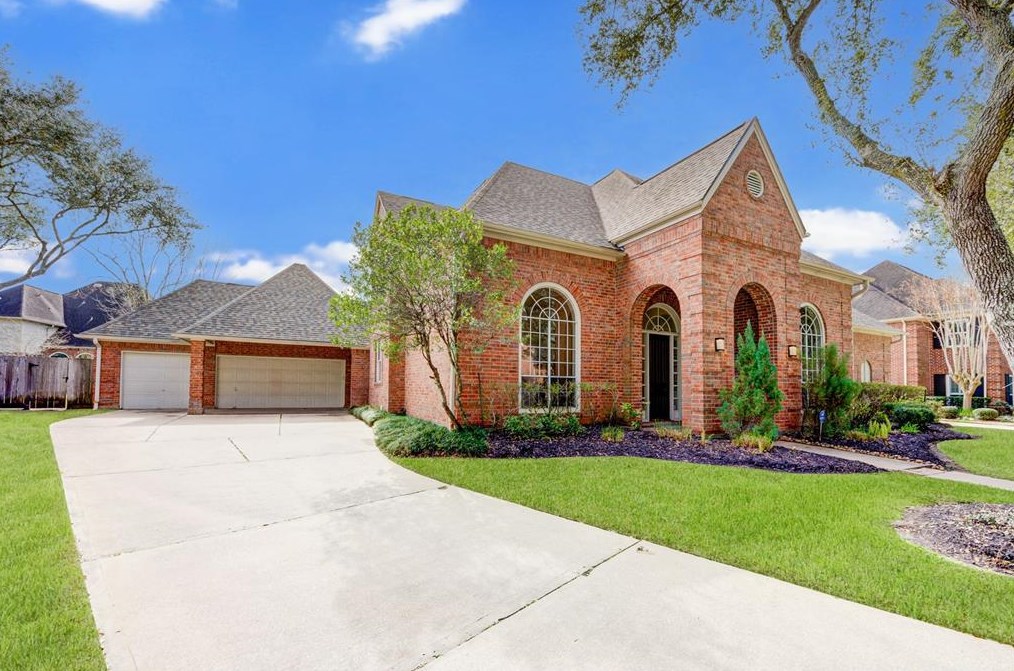 4019 Oak Grove Ct, Sugar Land, TX 77479-2424